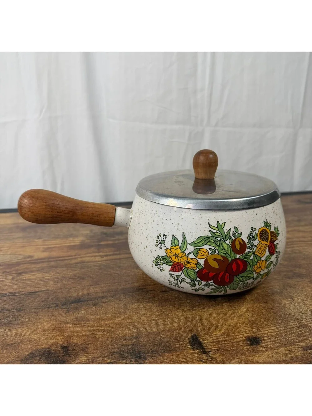Vintage 1970s Enamel Fondue Pot Speckled White Floral Fruit Wood Handle Lid